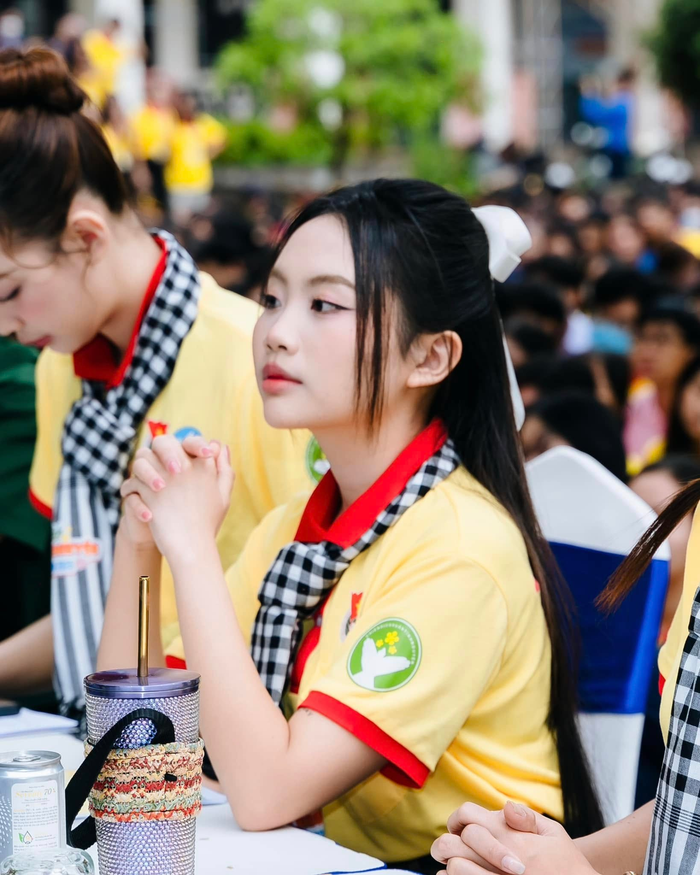 Ngoài ca hát, Phương Mỹ Chi còn thường xuyên tham gia những hoạt động cộng đồng. (Ảnh: FBNV)