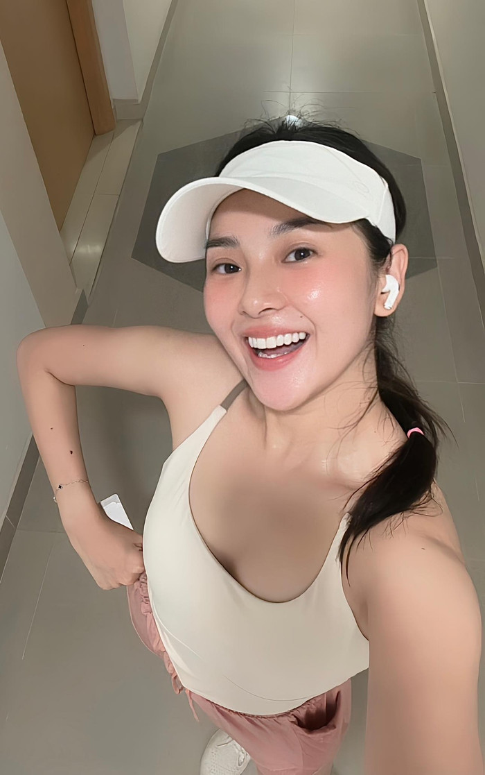 Đời thường xinh đẹp của tình màn ảnh Võ Cảnh.