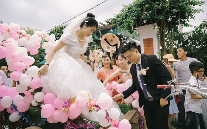 Đám cưới độc lạ rước dâu bằng máy cày ở Hà Tĩnh Ảnh 2