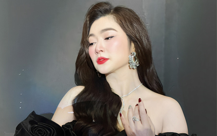 Thanh Trúc diện đầm cắt xẻ khoe vẻ đẹp phồn thực sau 5 tháng sinh con Ảnh 2