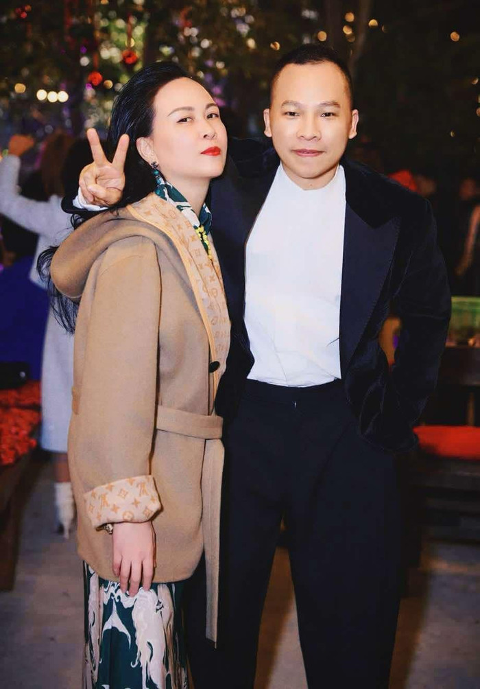 Vũ Khắc Tiệp đến dự tiệc Giáng sinh cùng Phượng Chanel.