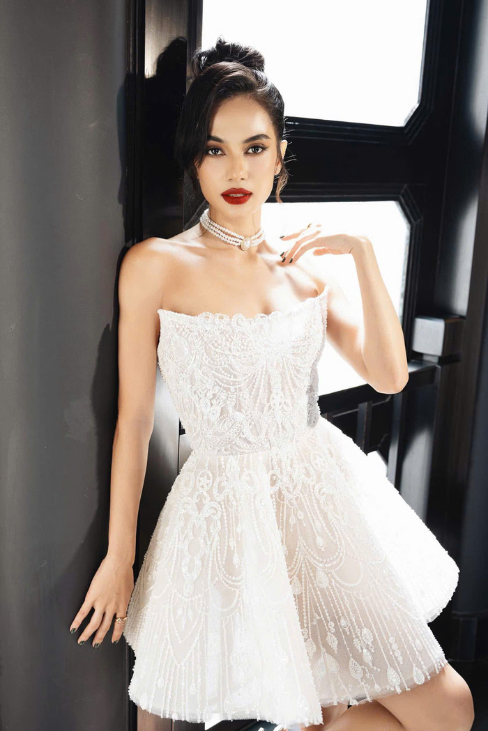 Emma Lê chuộng phong cách quyến rũ. Ảnh: FBNV