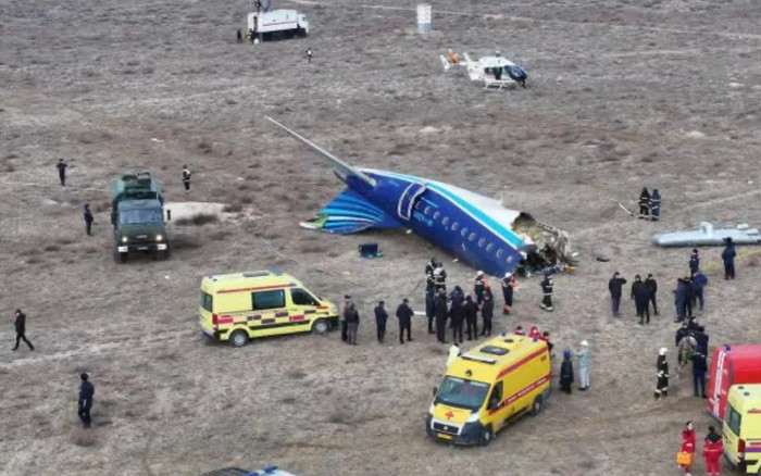 Hiện trường vụ máy bay chở 72 người nổ tung giữa trời: 42 nạn nhân đã thiệt mạng Ảnh 2