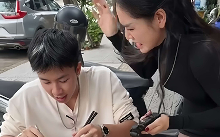 Con trai Vân Dung bị một nữ diễn viên 'tác động' vào đầu, lý do khiến ai nấy đều bật cười Ảnh 2