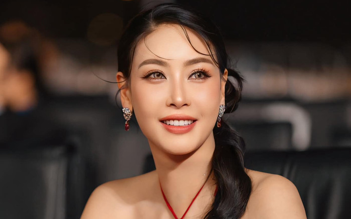 Con gái 'Hoa hậu giàu nhất Việt Nam' có vẻ đẹp xinh như thiên thần Ảnh 2