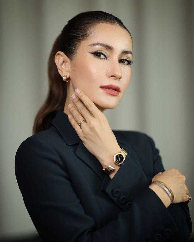 Từ 'Công chúa giải trí', hiện tại Anne Thongprasom có thể chạm đến danh hiệu 'Nữ hoàng giải trí'.