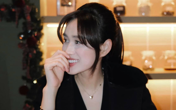 Đỗ Thị Hà nhiều lần lộ 'hint' bí mật hẹn hò với bạn trai thiếu gia Ảnh 2