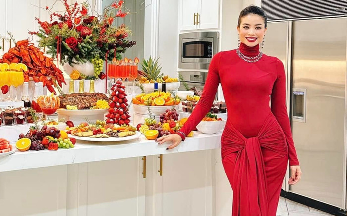 Phạm Hương đẹp quyến rũ sau 6 năm rời showbiz, cuộc sống ở biệt thự triệu đô gây chú ý Ảnh 2