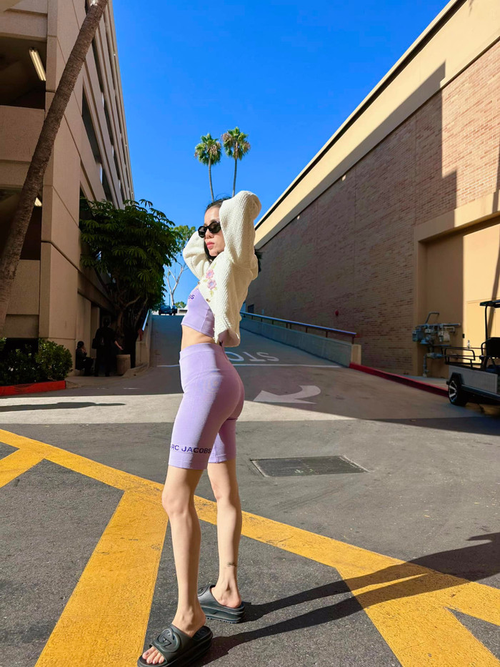 Lệ Quyên luôn biết cách biến bản thân trở thành tâm điểm nhờ phong cách thời thượng. Ảnh FBNV