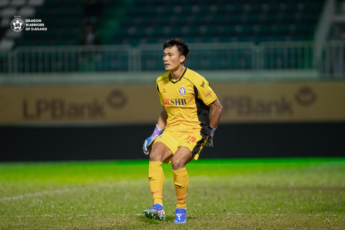 Thủ môn Bùi Tiến Dũng hứa sẽ nỗ lực hết mình và quyết tâm cao nhất ở bến đỗ mới. Ảnh: CLB Đà Nẵng