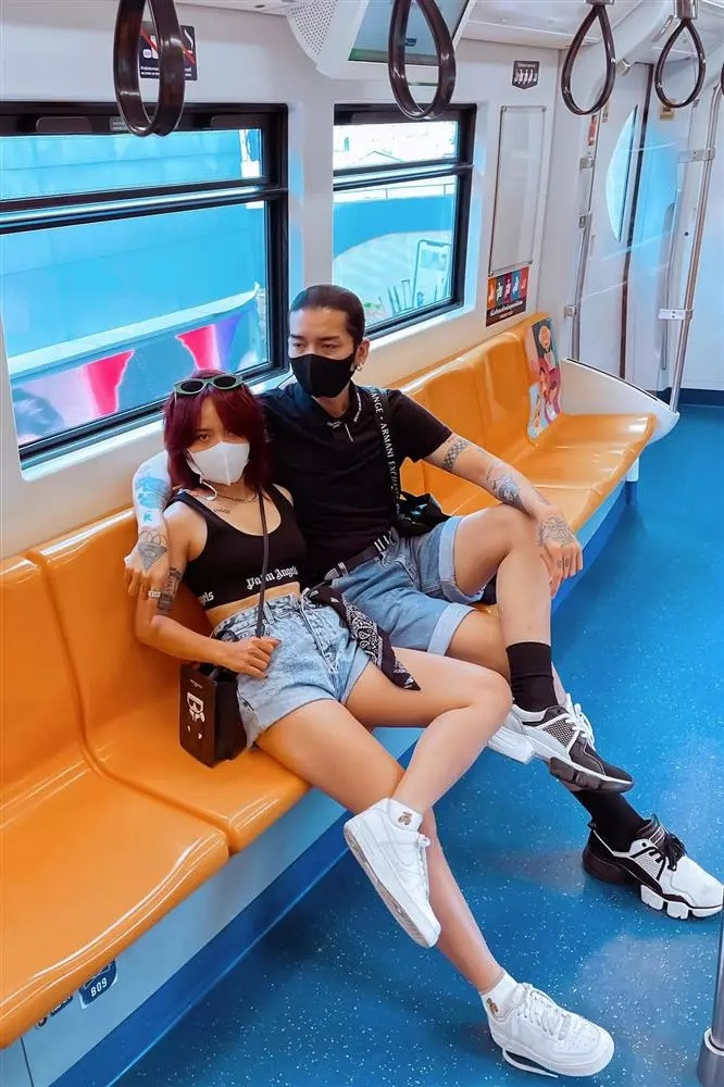 Cả hai thường xuyên đi du lịch cùng nhau. (Ảnh FBNV)