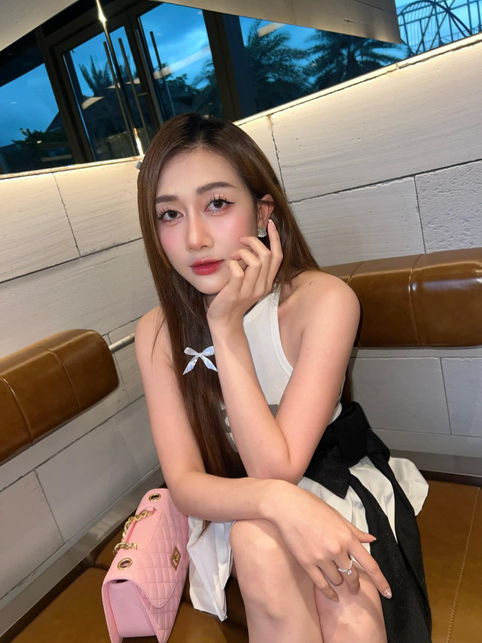 Phương Lan từng đóng rất nhiều tiểu phẩm, tham gia nhóm hài để có thu nhập, duy trì cuộc sống và đam mê diễn xuất. (Ảnh FBNV)