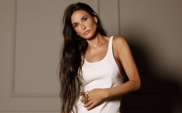Bí quyết giữ mãi nét đẹp không tuổi của Demi Moore ở tuổi 62 Ảnh 2