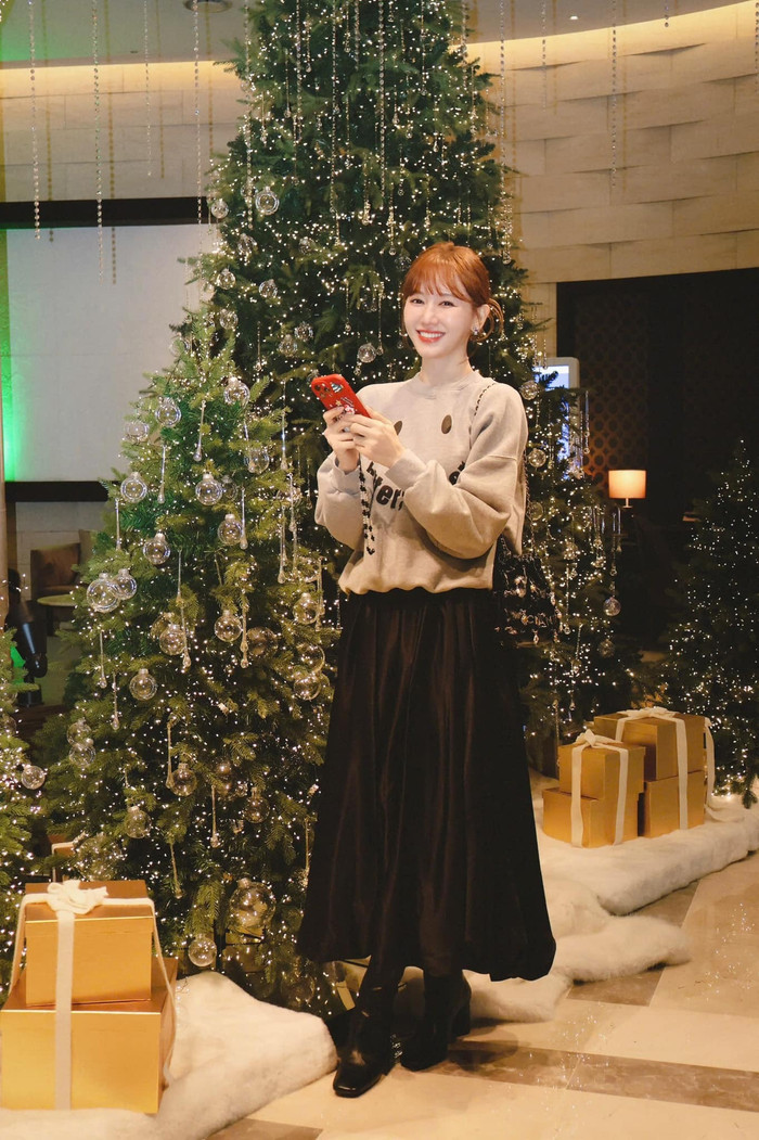 Ảnh mừng Giáng sinh được Hari Won đăng tải. (Ảnh FBNV)