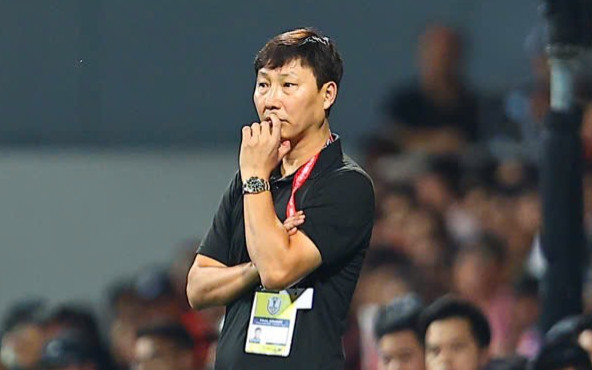 HLV Kim Sang Sik quá giỏi để viết trang sử mới Ảnh 2
