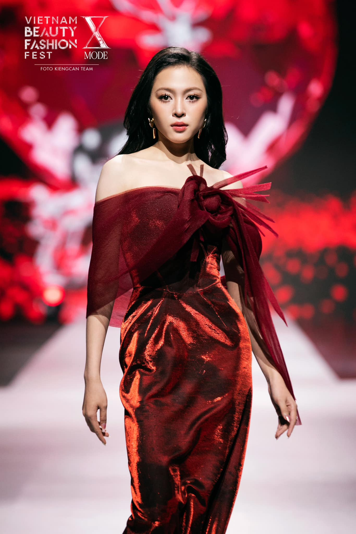 Ở những cuộc thi trước, Kiều Duy được đánh giá cao về mặt tư duy ứng xử cùng thái độ bình tĩnh trên sân khấu.