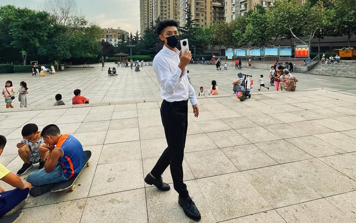 Nam ca sĩ tuyên bố tặng 10 chiếc xe hơi cho khán giả Ảnh 2