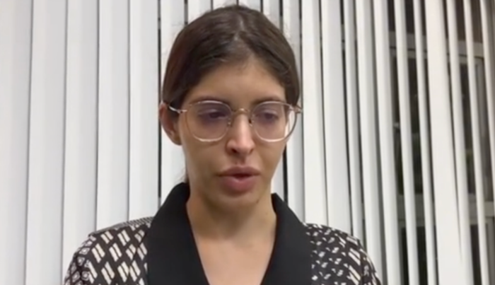 An Tây khóc nức nở, thừa nhận sai lầm của bản thân tại cơ quan công an thời điểm bị bắt. Ảnh: Chụp màn hình VTV Times.