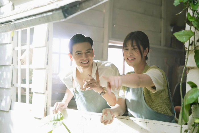 Đoàn Thiên Ân đẹp đôi bên Lê Xuân Tiền.