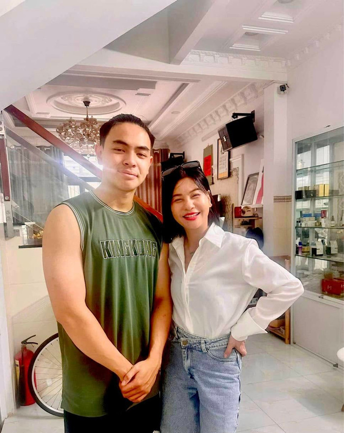 Hiện tại con trai Cát Phượng đã tròn 20 tuổi. Ảnh: FBNV