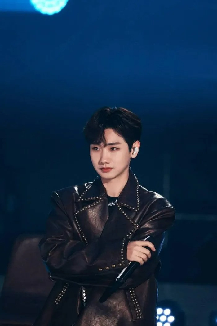 Uông Tô Lang sinh năm 1989, là ca sĩ hạng A của Trung Quốc.