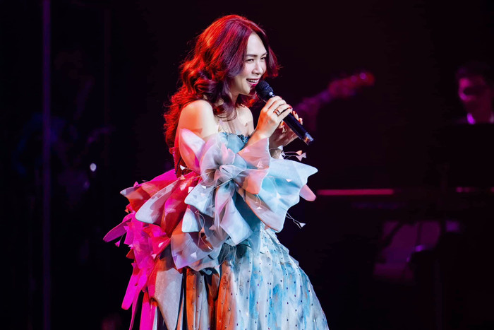 Mỹ Tâm tổ chức liveshow ở Mỹ, được hơn 3.000 khán giả đến ủng hộ. (Ảnh FBNV)