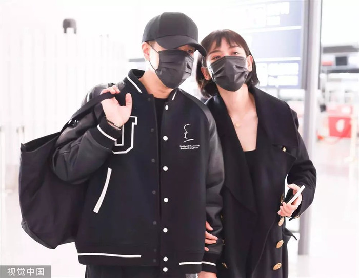 Hình ảnh hiếm hoi của Lưu Khải Uy và Lý Hiểu Phong thời điểm còn mặn nồng.