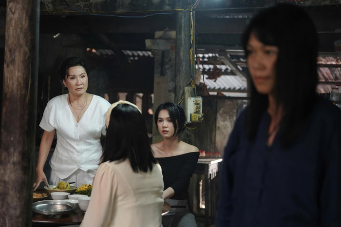 Một mối quan hệ được xây dựng từ trong đống đổ nát