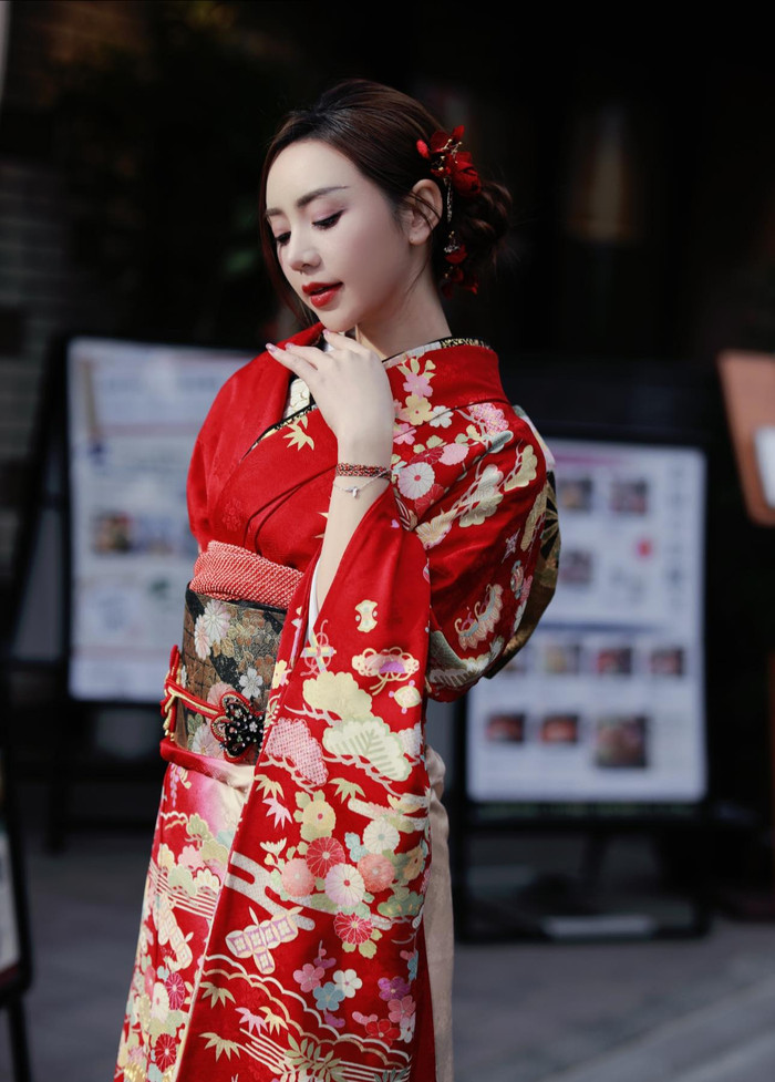 Quỳnh Kool mặc trang phục truyền thống của Nhật Bản. Ảnh: FBNV