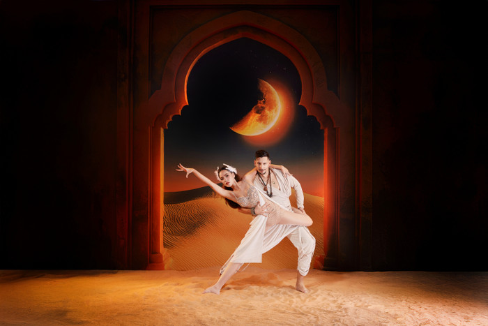 Lê Hoàng Phương tạo dáng ấn tượng cùng bạn nhảy trước giờ G lên sân khấu Bước Nhảy Hoàn Vũ. Ảnh: BTC