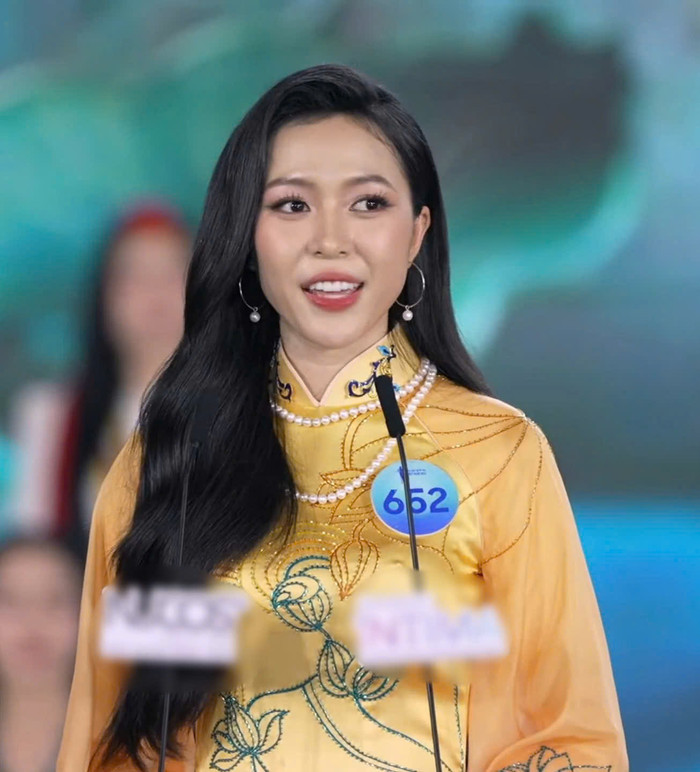 Khán giả hò reo sau phần thi ứng xử Top 2 Hoa hậu Quốc gia Việt Nam 2024 của Nguyễn Ngọc Kiều Duy.