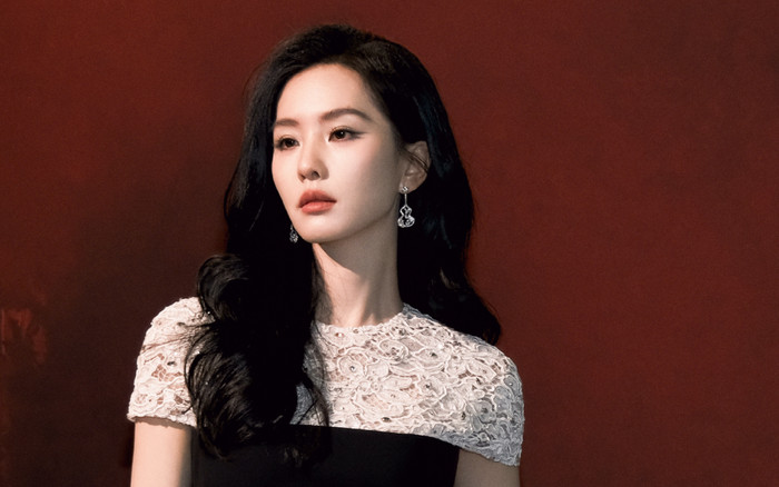 Nữ diễn viên không thoát khỏi kiếp làm 'bản sao Lưu Diệc Phi', chụp tạp chí cũng phải bắt chước Ảnh 2