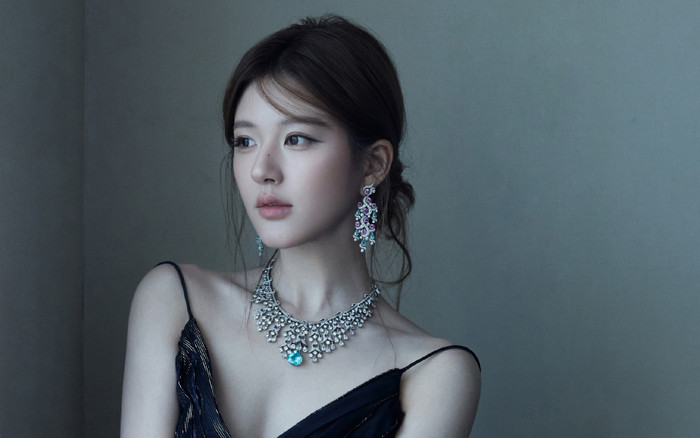 Hé lộ nguyên nhân khiến Triệu Lộ Tư phải ngồi xe lăn đi cấp cứu Ảnh 2