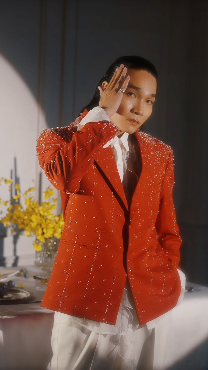 Wowy cho biết thêm, bản thân đã hoạt động ở nước ngoài để trau dồi cũng như học hỏi thêm những điều mới mẻ về âm nhạc. (Ảnh: FBNV)