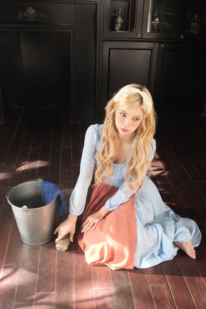 CiiN gây chú ý nhờ nhan sắc trong trẻo, ngọt ngào khi hoá thân thành Lọ Lem (Cinderella) trong câu chuyện cổ tích kinh điển của Disney. (Ảnh: FBNV)