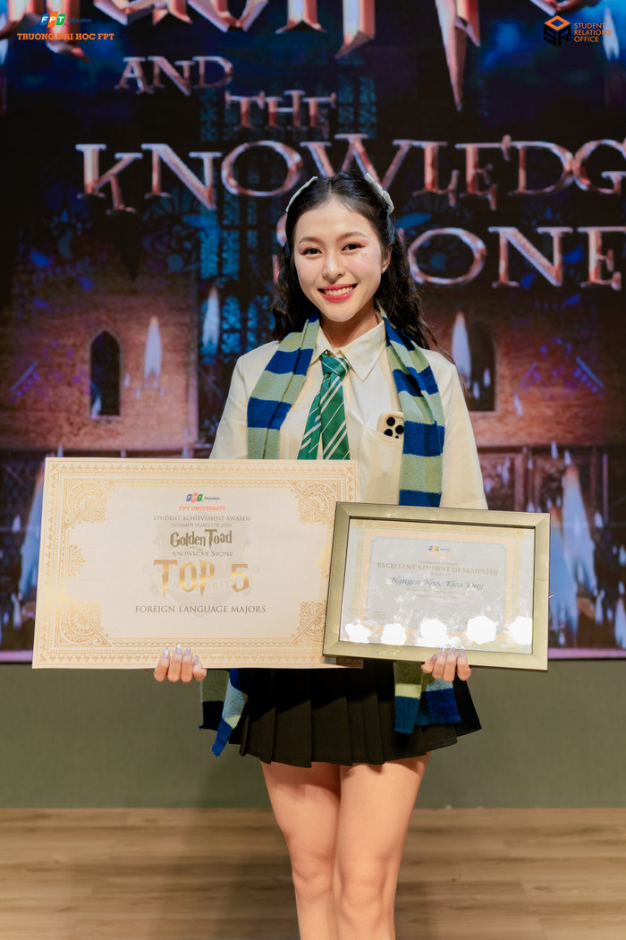 Hoa hậu Nguyễn Ngọc Kiều Duy là sinh viên khóa 17, chuyên ngành Ngôn ngữ Anh trực thuộc Đại học FPT Cần Thơ. Hiện, nàng hậu đang theo học học kì thứ 8 và chuẩn bị làm luận văn tốt nghiệp. (Ảnh: Trường Đại học FPT)