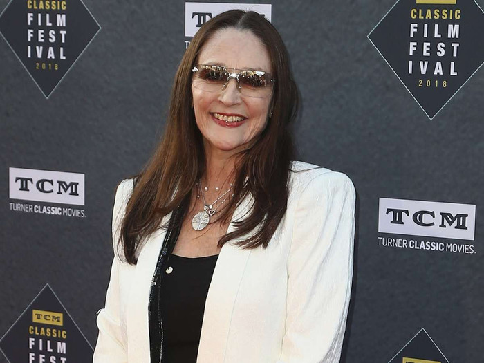 Olivia Hussey trở thành nhà hoạt động cộng đồng, 