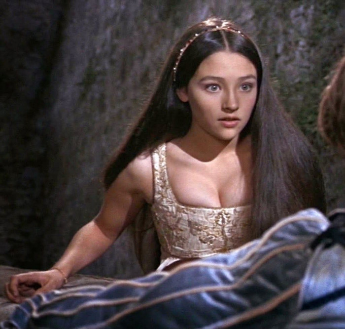 Nữ diễn viên Olivia Hussey qua đời ở tuổi 73 vì bệnh ung thư.