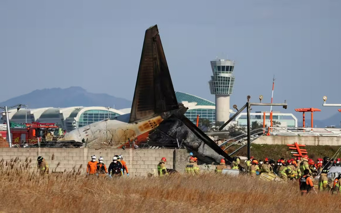 Đã có ít nhất 62 người tử vong trong vụ rơi máy bay Hàn Quốc, tiếp tục tìm người sống sót ở phần đuôi Ảnh 2