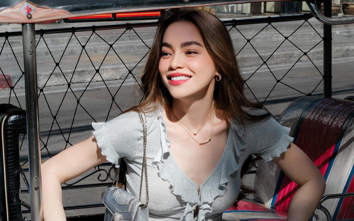 Hồ Ngọc Hà diện đồ ngắn, khoe một chi tiết lấp ló trên đất Thái Lan Ảnh 2