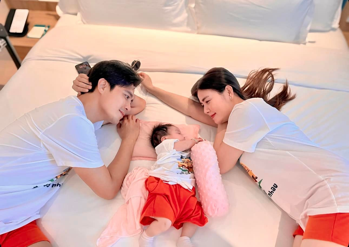 Ông xã Kha Ly nói anh không bắt ép chuyện con nối nghiệp ba mẹ.