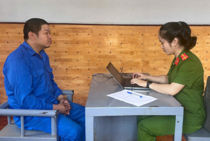 Cơ quan Công an lấy lời khai đối tượng Lâm Văn Đạo. Ảnh: CAND