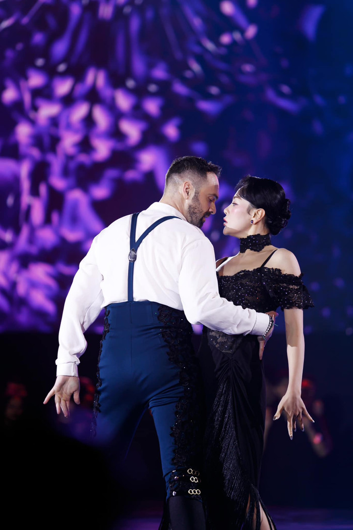 Showbiz 24h: Phương Oanh dù bận rộn cho Bước Nhảy Hoàn Vũ nhưng vẫn tranh thủ nhắc nhở khán giả chú ý đến sức khoẻ. Ảnh: FBNV