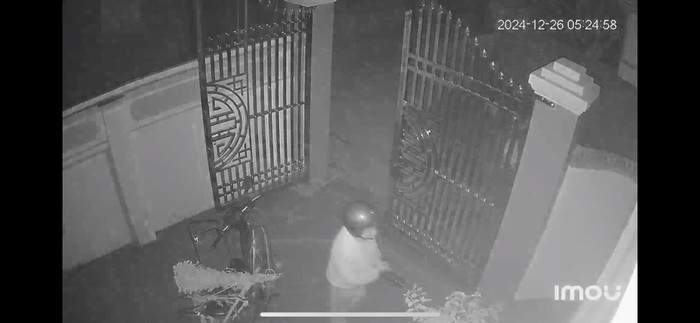 Nhờ có camera ghi lại mà cô gái có thể ở gần mẹ nhiều hơn. Ảnh: diudao308