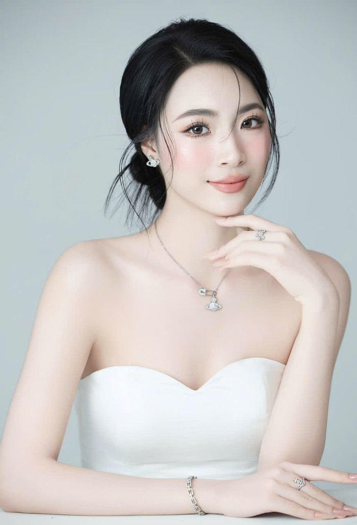 Người đẹp 21 tuổi thể hiện sự chỉn chu khi đến với cuộc thi hoa hậu quy mô quốc tế. Ảnh: NVCC