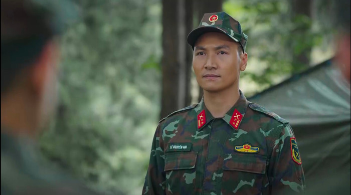 Hình ảnh người lính của Mạnh Trường trong phim Không thời gian nhận được nhiều lời khen ngợi. 
