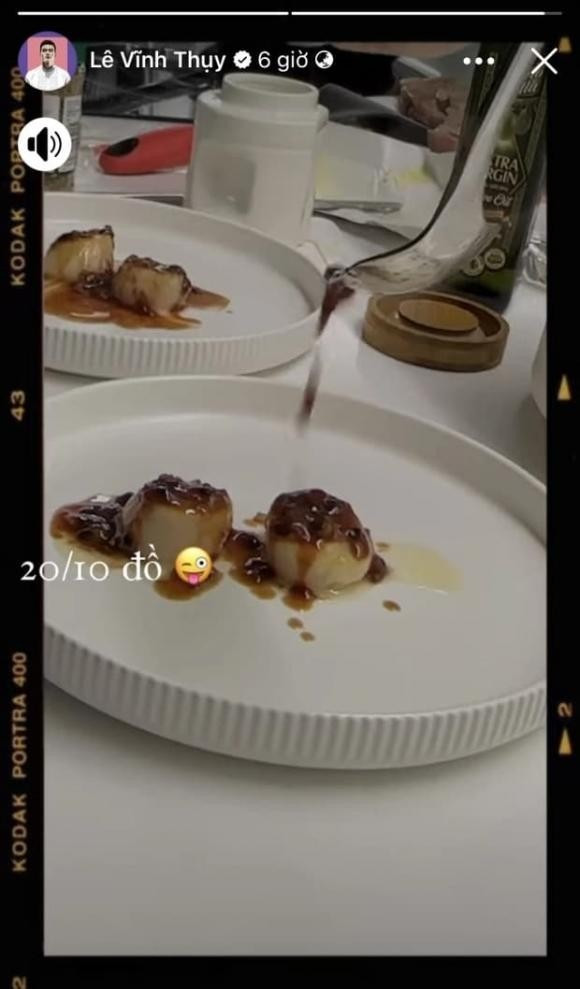 Vĩnh Thụy tặng hoa, đích thân vào bếp nấu ăn tặng vợ. (Ảnh FBNV)