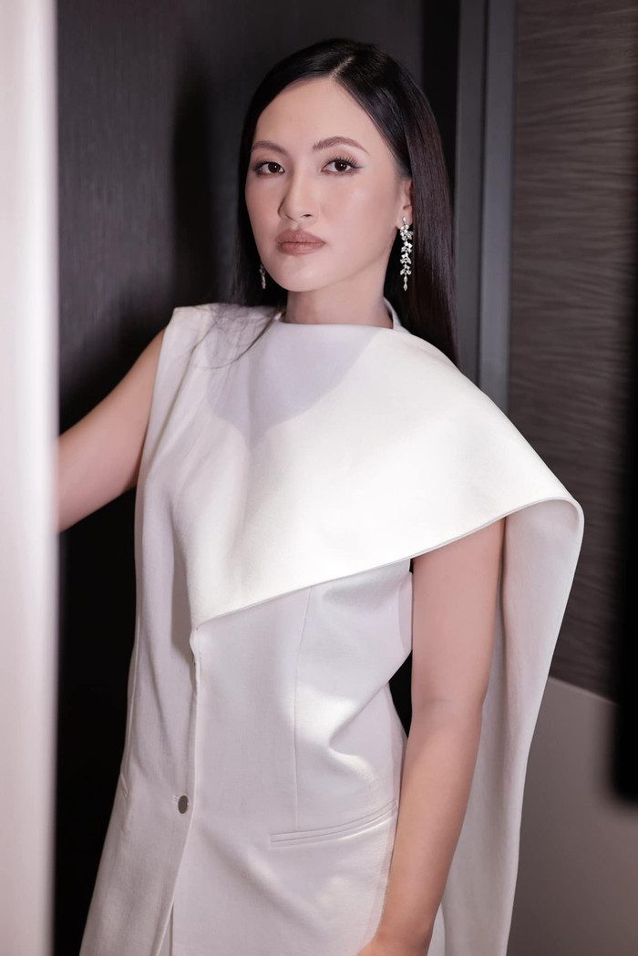 Nữ ca sĩ được ví như 'bông hoa nở muộn' của làng giải trí. (Ảnh FBNV)