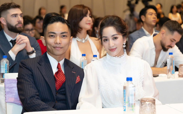 Khánh Thi không sợ già, xấu khi ở bên cạnh Phan Hiển Ảnh 2