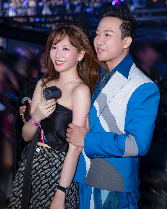 Hari Won và Trấn Thành được đông đảo khán giả yêu quý. Ảnh: FBNV